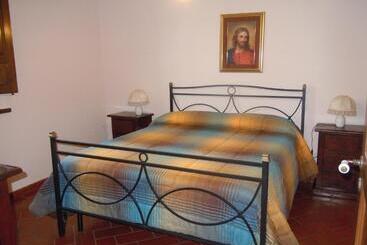 فندق ريفى Agriturismo Le Carolee