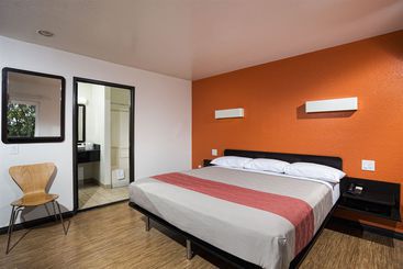 Motel 6 Newport Beach