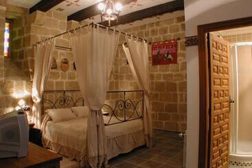 بيت ريفى Torre Fuerte Siglo Xiii