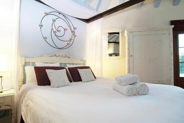 Casas Rurales Los Algarrobales