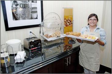 公寓式酒店  Hampton Inn & Suites San Antonio/northeast I35