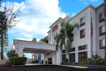 Апарт-отель Hampton Inn & Suites Tulare