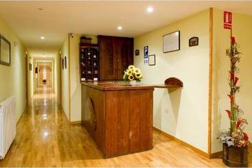 Hostal Valle De Tena