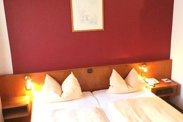 Отель Ambassador