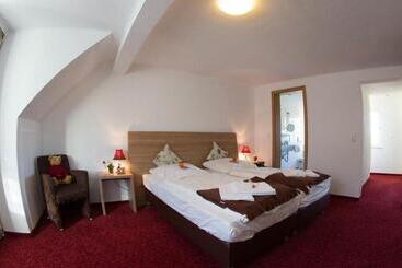 Boutiquehotel Goldene Rose   Self Check In