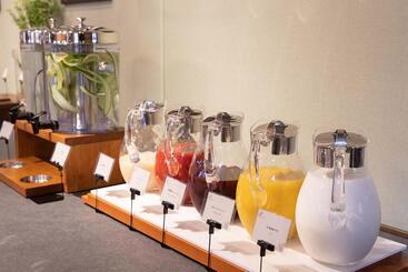 فندق Crescent Asahikawa