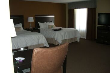 هتل Hampton Inn & Suites Pueblo/north