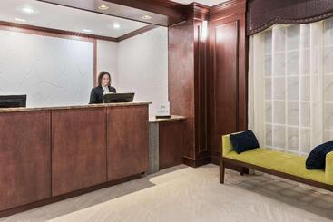 هتل Homewood Suites By Hilton Holyoke Springfield/north