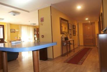 هتل Hostal El Volante