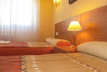 هتل Hostal El Volante