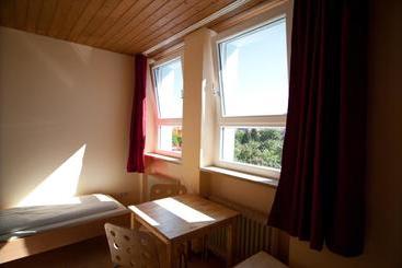 فندق Haus International Hostel