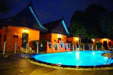 酒店 Pludhaya Resort & Spa