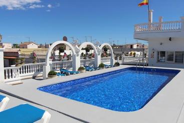관광객 아파트 Apartamentos Las Americas   Blanes Beach