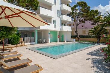 ツーリストアパートメント Apartaments Andreas