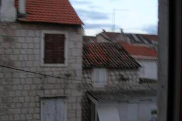 مسافرخانه Carol Rooms