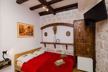 여관 Eddie's Sea View Rooms Old Town