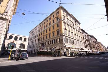 مسافرخانه Flowerome