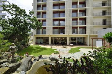 فندق Community & Spa Naha Central