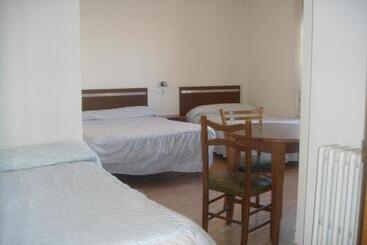 호텔 Hostal Isabel