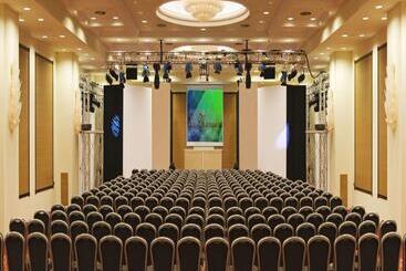 فندق La Marquise Luxury Resort Complex