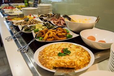 فندق Madanis Liceo