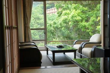 هتل Yugawara Onsen Kawasegien Isuzu