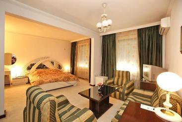 酒店 Splendid Ruse