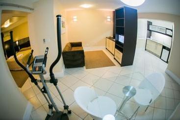 Delupo Hotel   Livin Studios