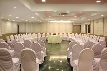 בית מלון כפרי Cambay Sapphire Crn