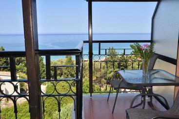 בית מלון כפרי Dina's Paradise