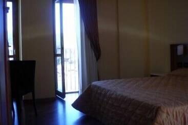 בית מלון כפרי Miralago