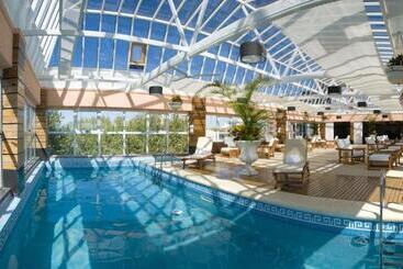 בית מלון כפרי Ramada By Wyndham Buenos Aires