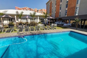 Отель The Aviator  Or Tambo International Airport