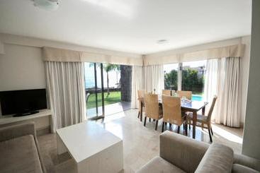 Sun Bay Villas