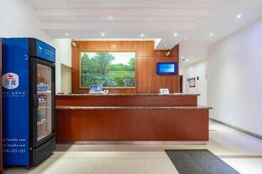 فندق Hanting Express Shanghai Zhangyang Road