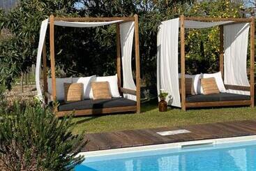 ベッドアンドブレックファースト Villa D’aurora Country Suites