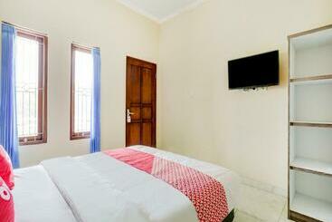 هتل Oyo 90690 Pondok Dukuh