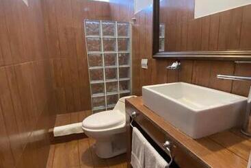 בית מלון כפרי Renace Suites