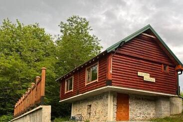 住宿加早餐  Log Cabin 1 Merdovic