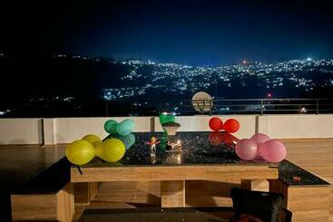 تختخواب و صبحانه Rr Holidays