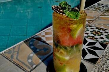 تختخواب و صبحانه 弎trinity