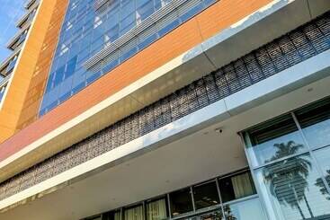 هتل Hilton Garden Inn Rebouças