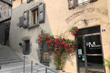 ホテル La Maison   Hôtel & Gîte