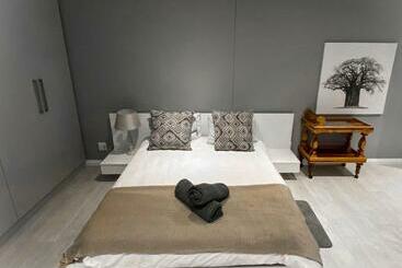 پانسیون The Penthouse