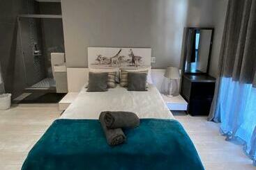 پانسیون The Penthouse