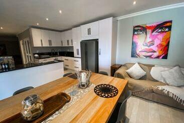 پانسیون The Penthouse