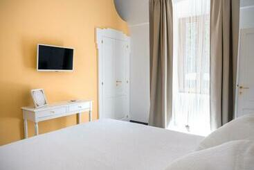 تختخواب و صبحانه Villa Aurelia Suites And Apartments