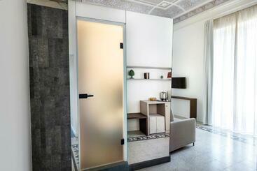 پانسیون Riflessi Acireale Palace Suites