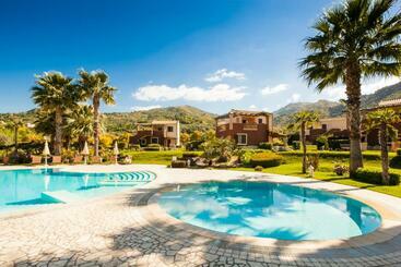 בית מלון כפרי Alcantara Resort Di Charme Adults Only