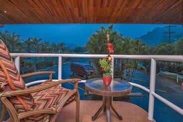 فندق Casa Roland Golfito Resort